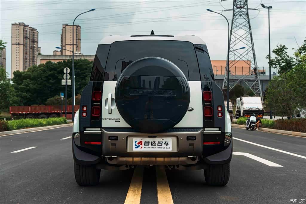 Land Rover Defender, 2022 6