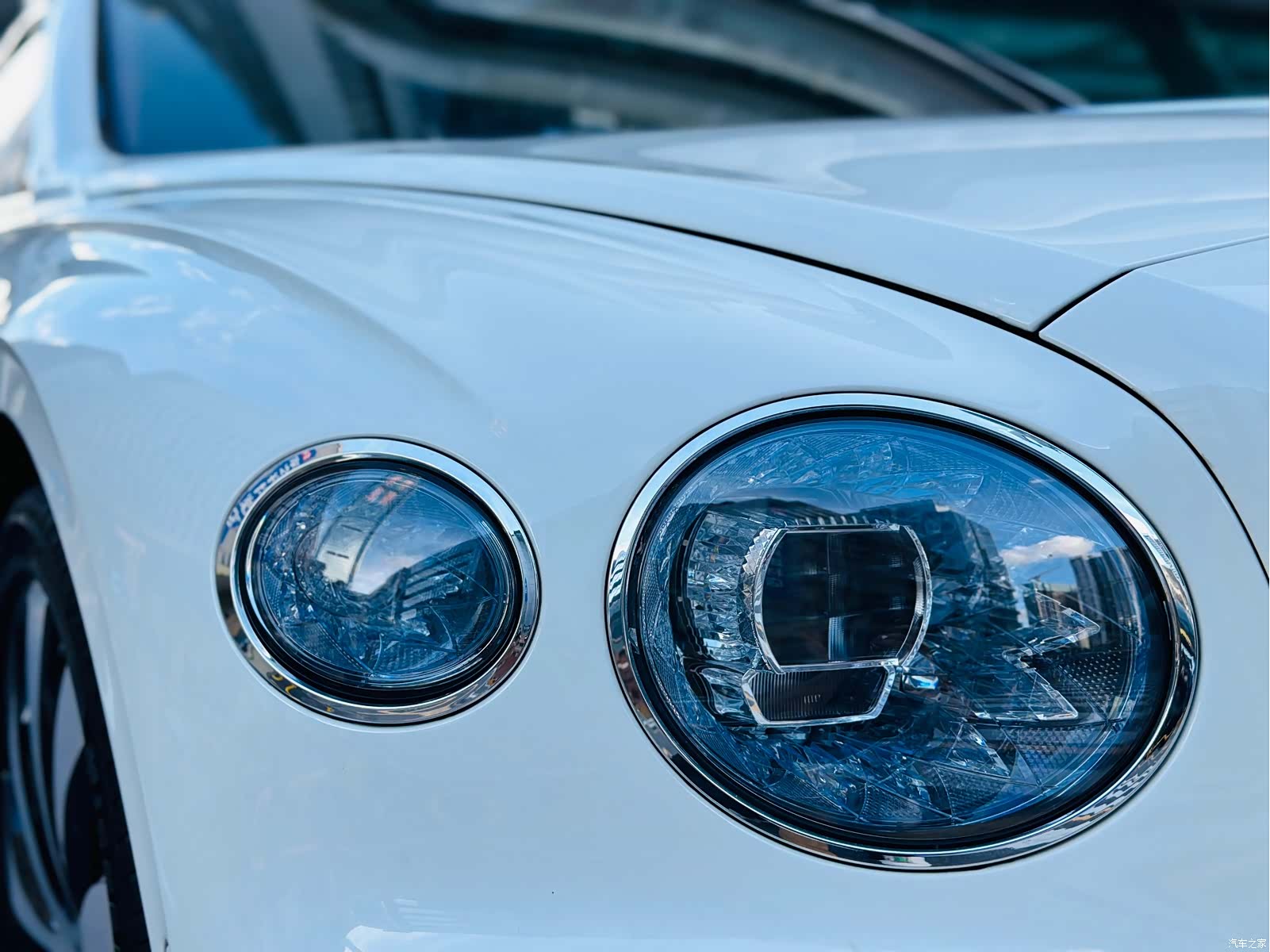 Bentley Flying Spur, 2023 10