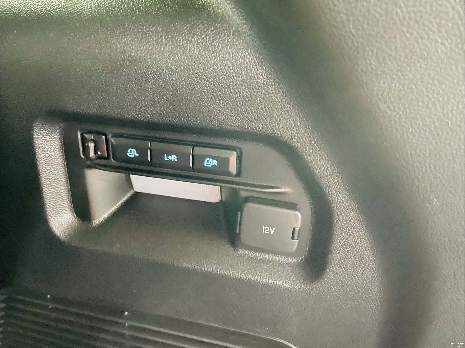 Ford Explorer, 2021 12
