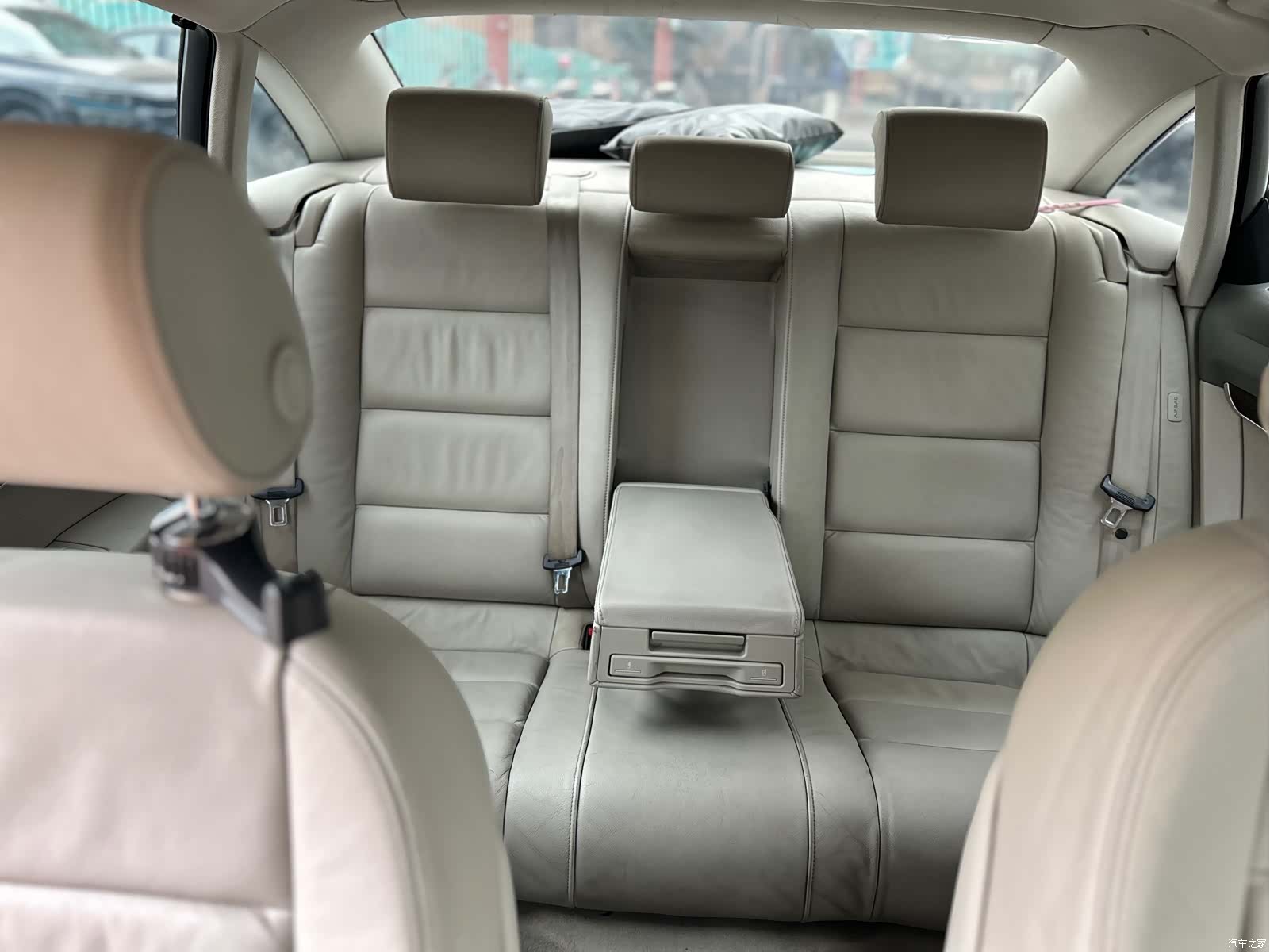 Audi A6L, 2010 38