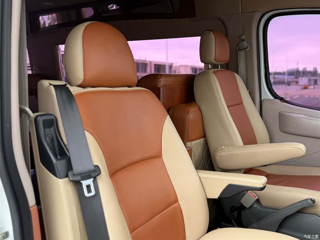 Maxus V80, 2015 17