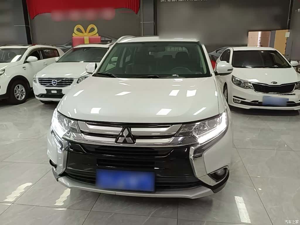 Mitsubishi Outlander, 2017 3
