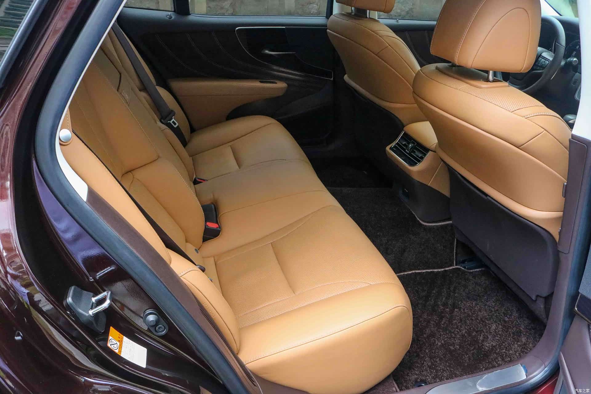 Lexus LS, 2020 9