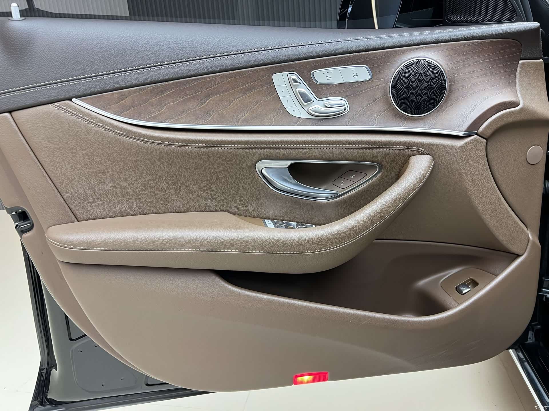 Mercedes-Benz E-Class, 2019 7