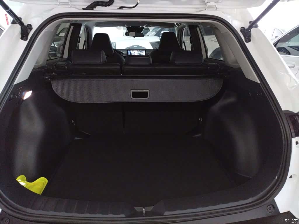 Toyota Frontlander, 2023 15
