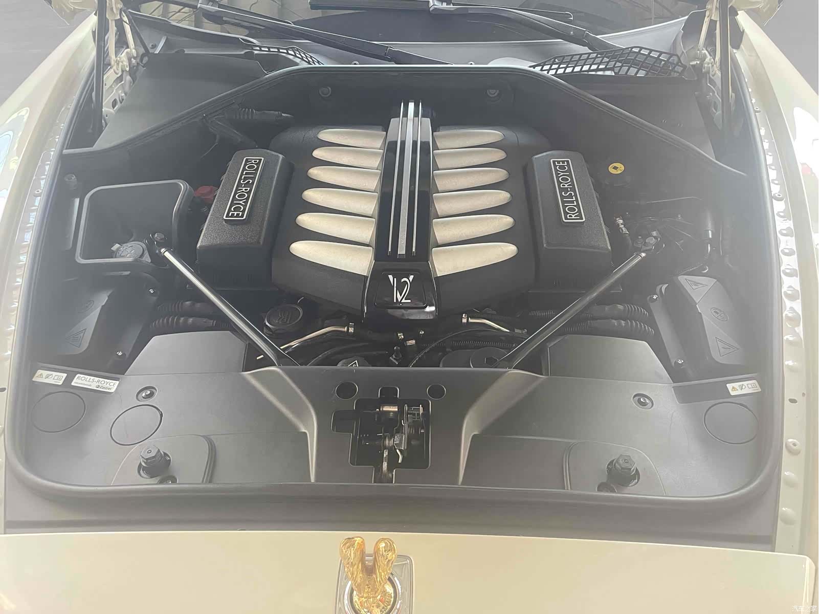 Rolls-Royce Ghost, 2013 13