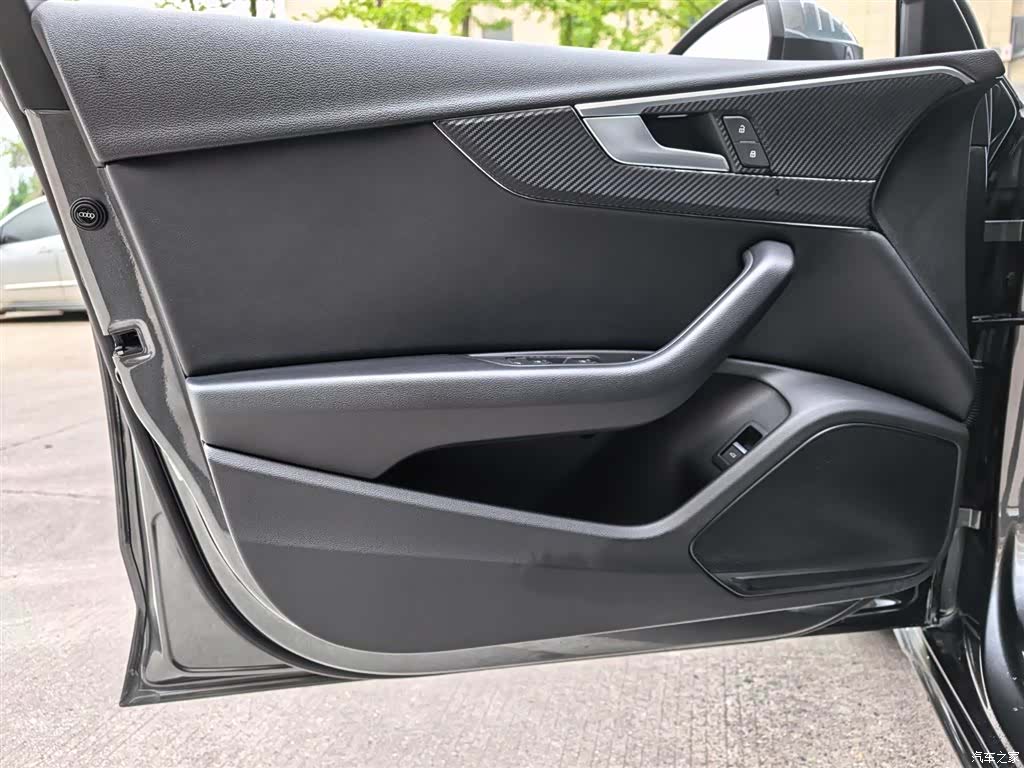 Audi A4L, 2021 8
