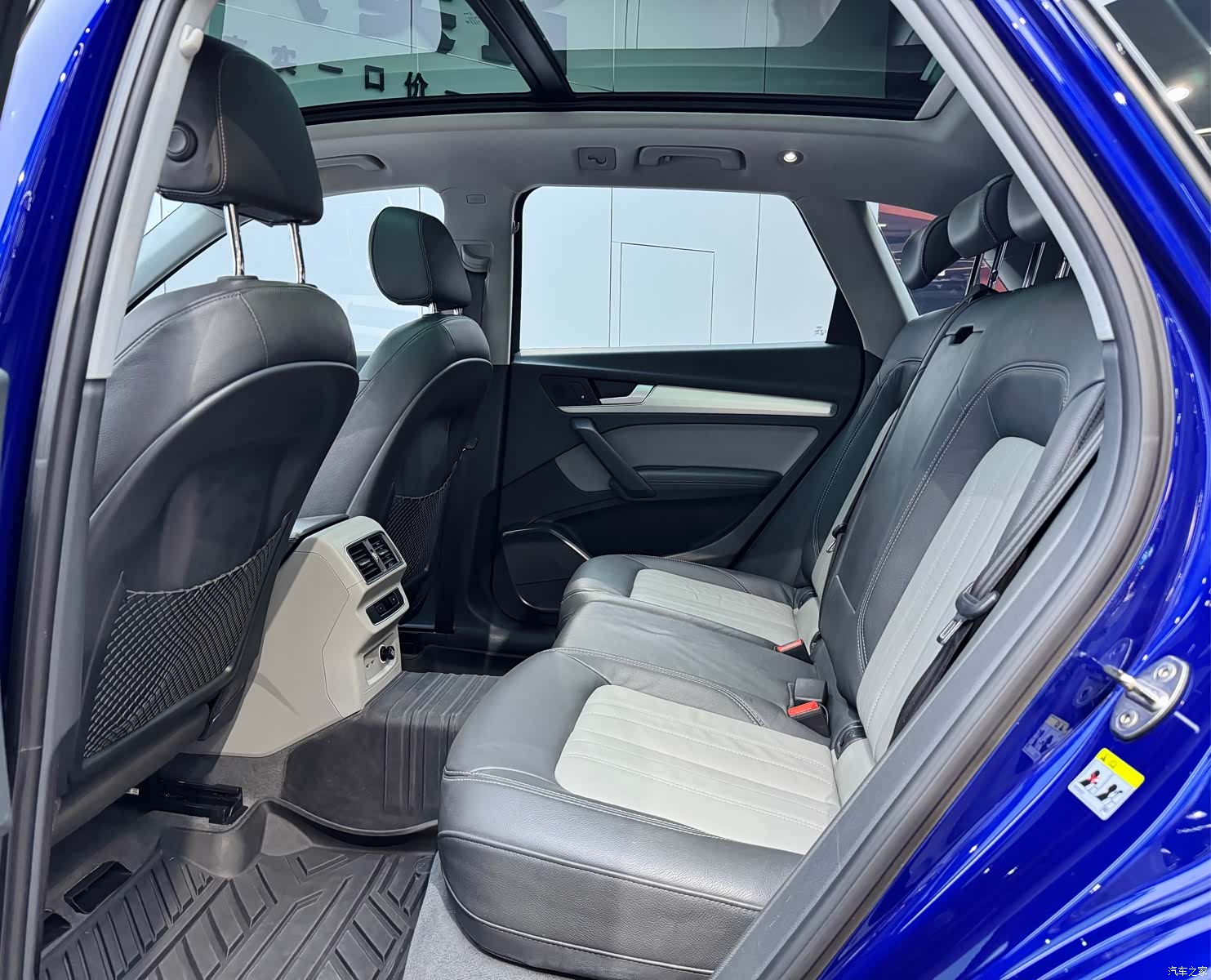 Audi Q5L, 2020 10