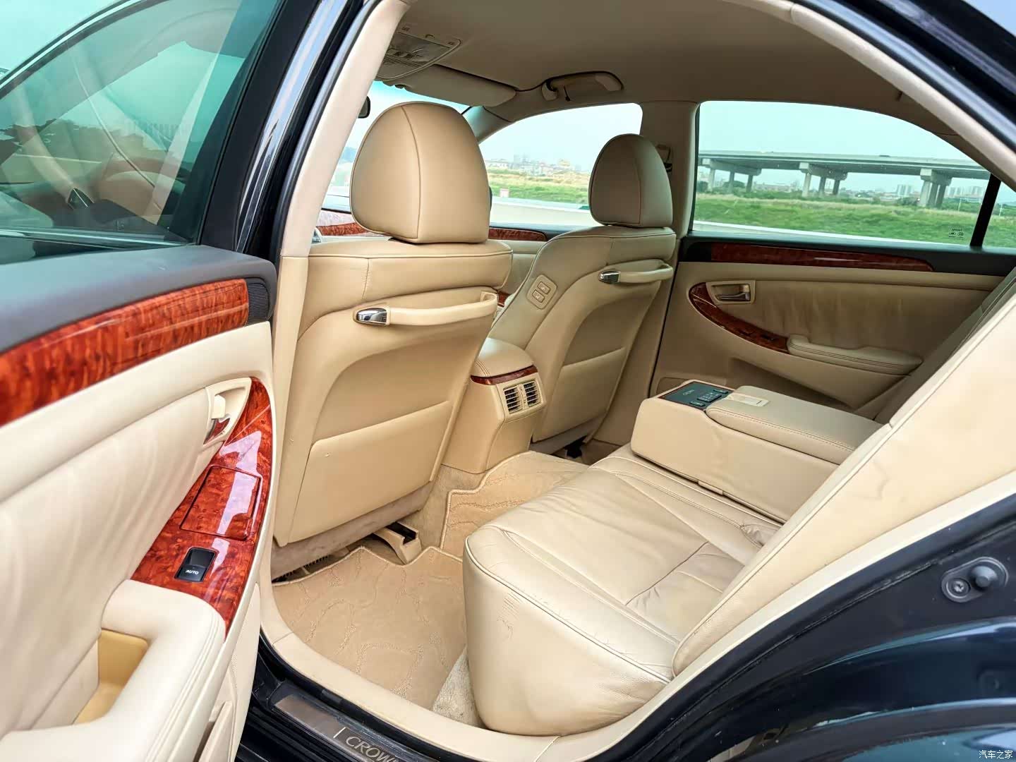 Toyota Crown, 2006 8