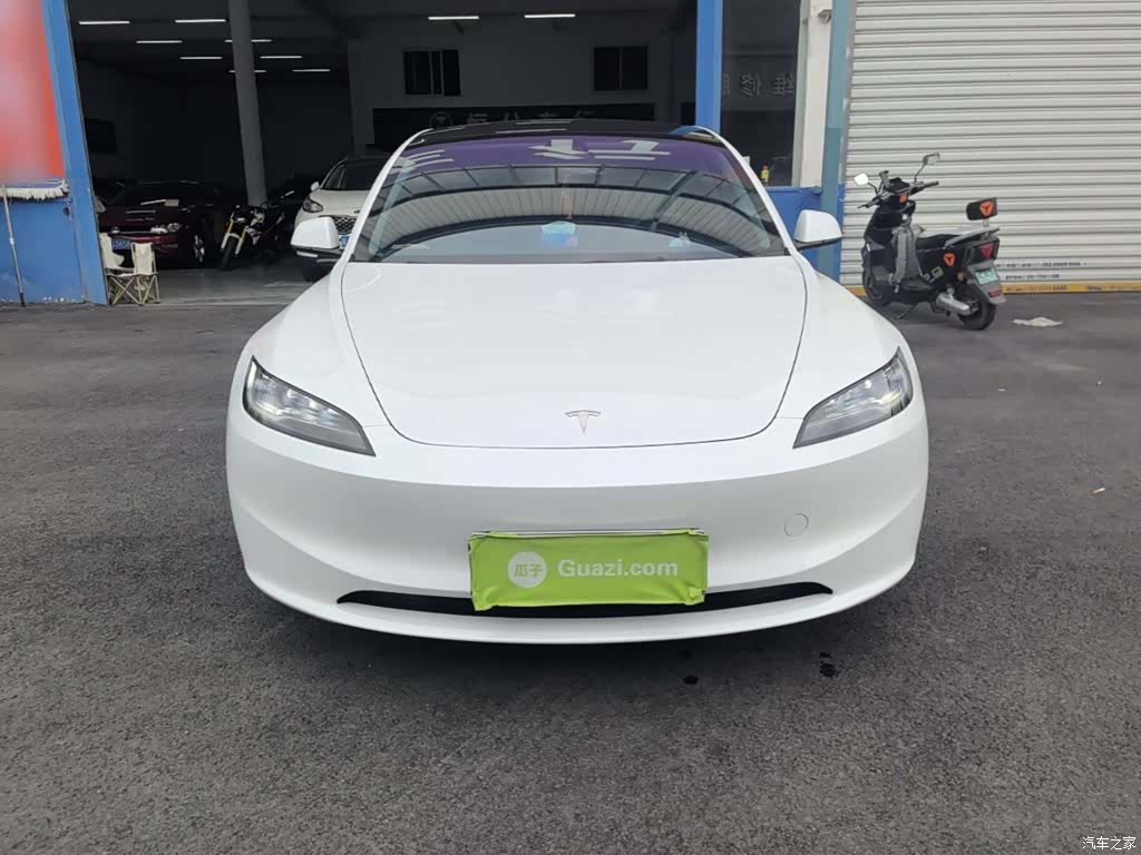 Tesla Model 3, 2024 3