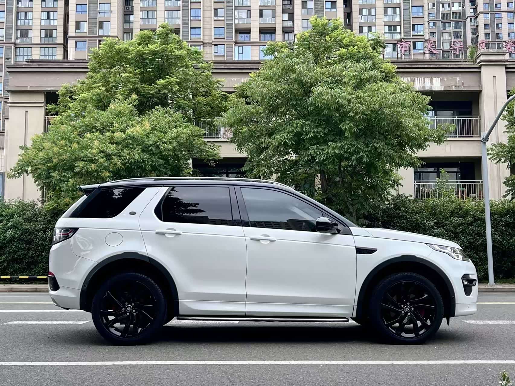 Land Rover Discovery, 2019 4