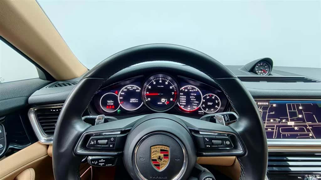 Porsche Panamera, 2022 9