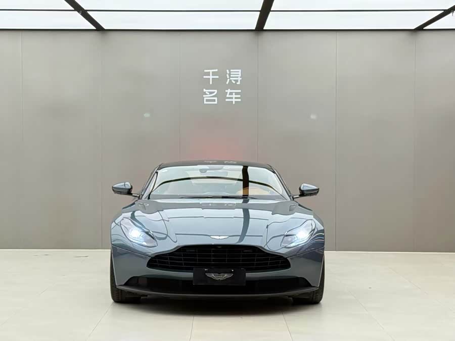 Aston Martin DB11 2018, фото 2