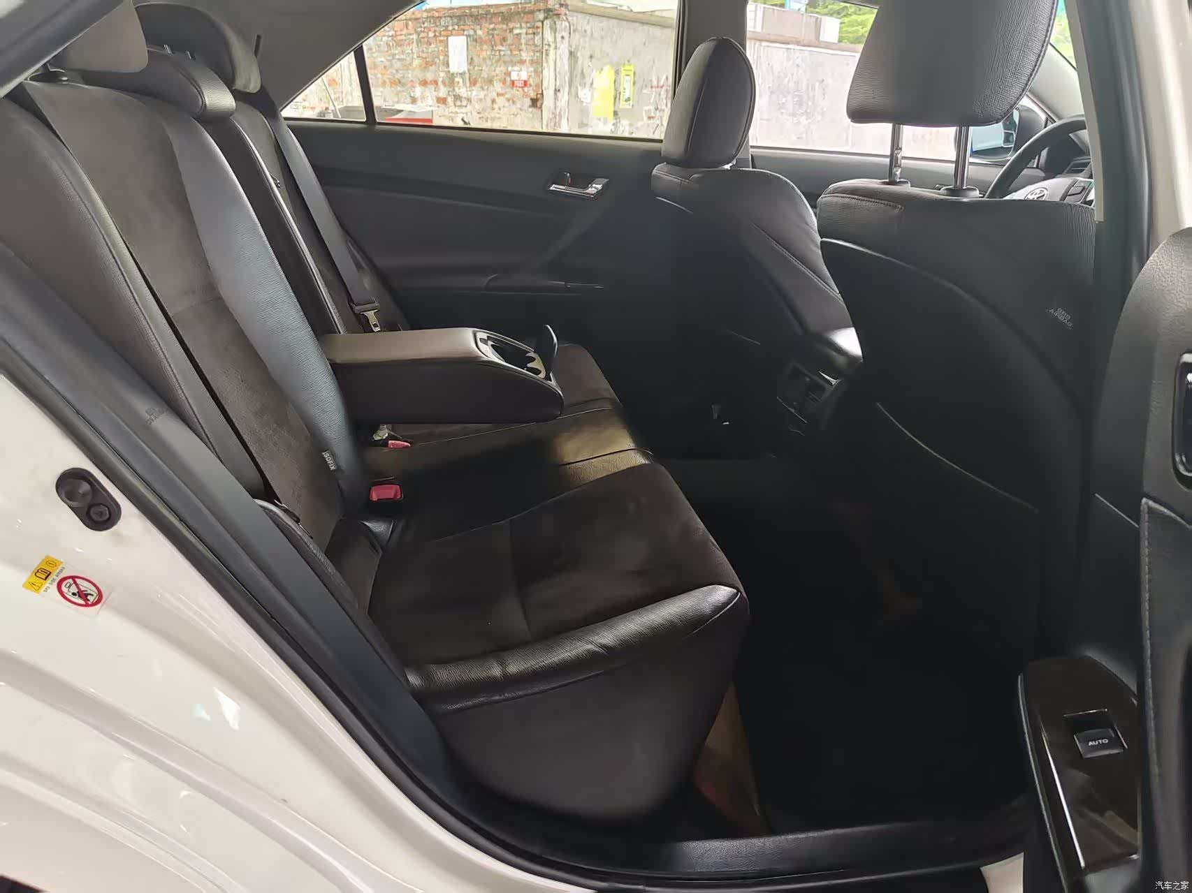 Toyota 2.5V, 2014 11