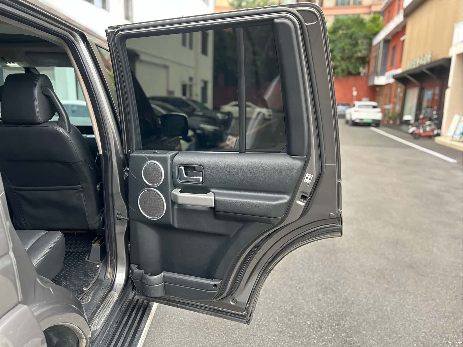 Land Rover Discovery, 2009 29