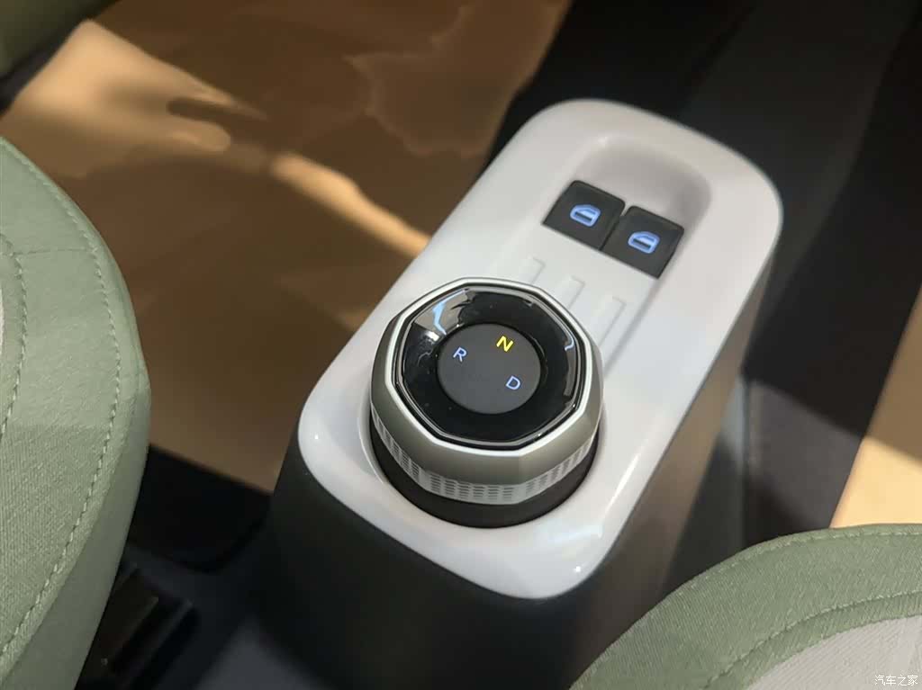 Geely Panda, 2025 7