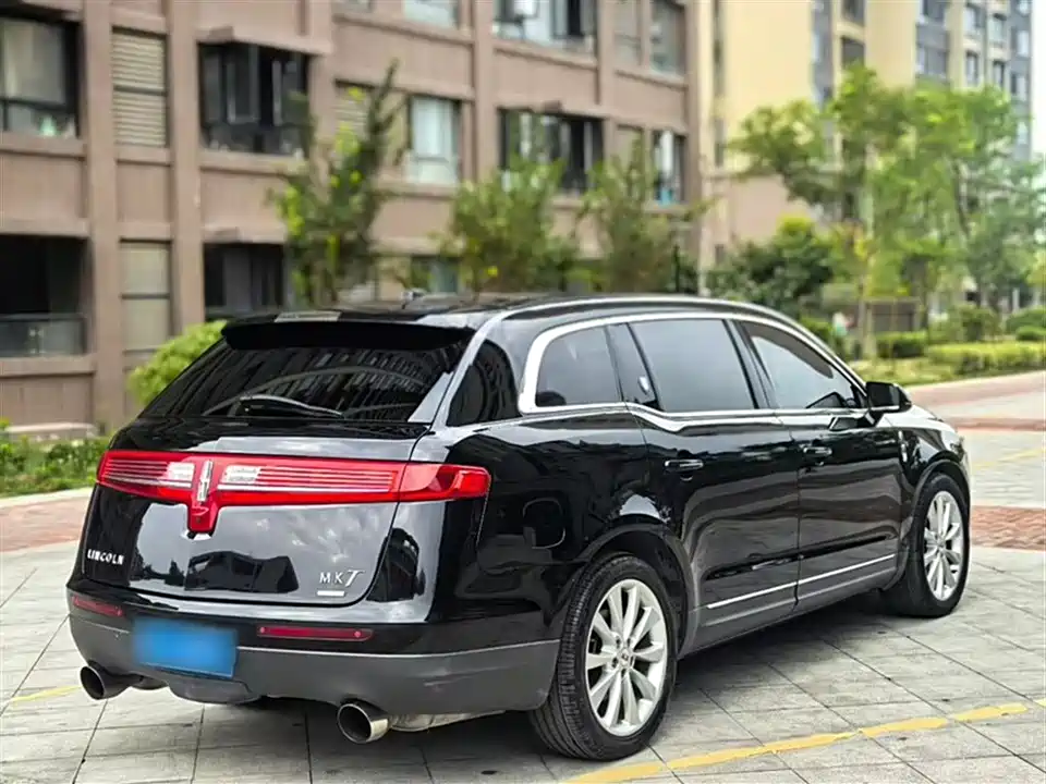 Lincoln MKT