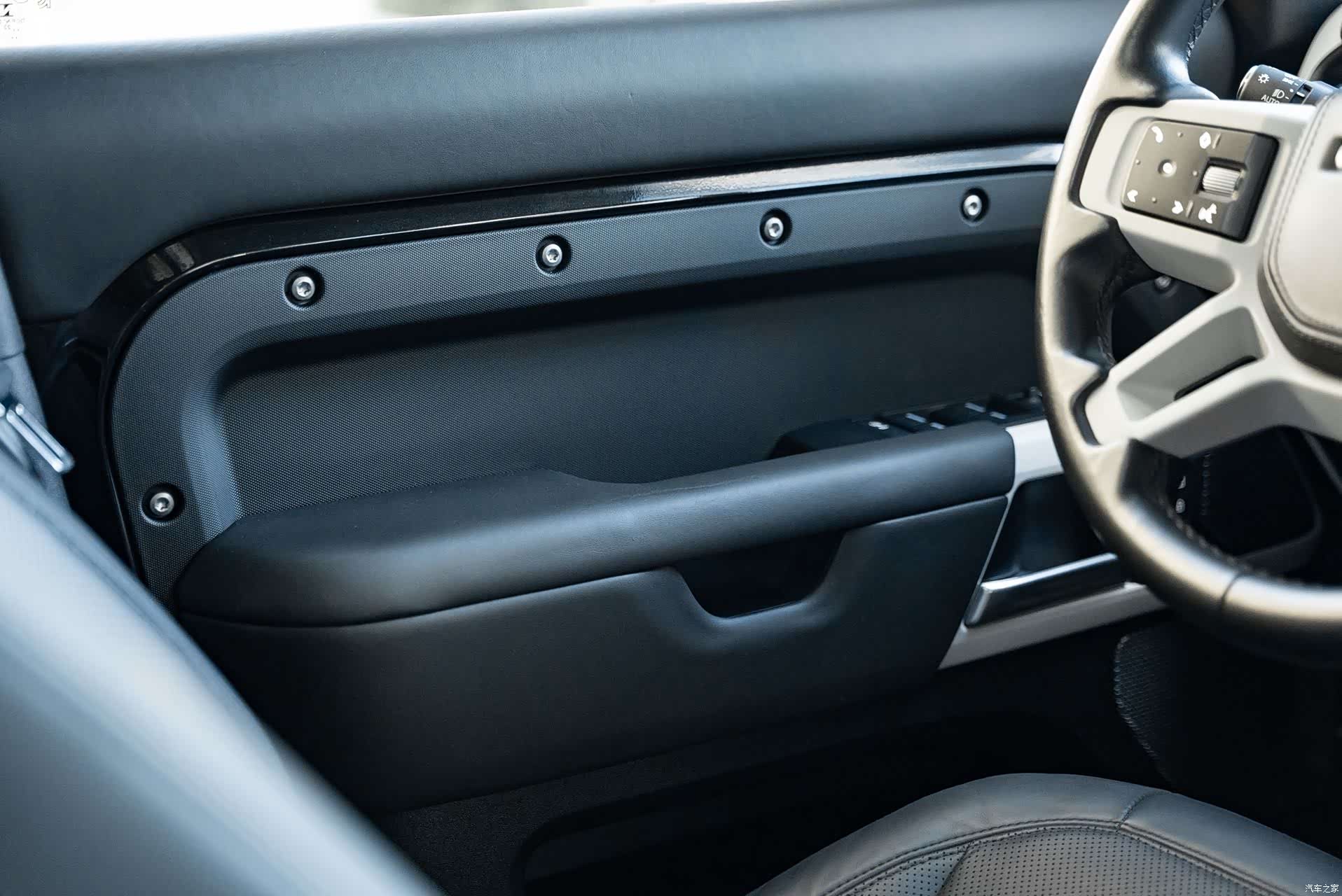 Land Rover Defender, 2022 13