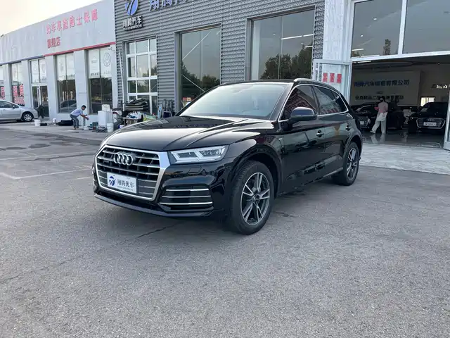 Audi Q5L 2019 — купить из Китая под заказ