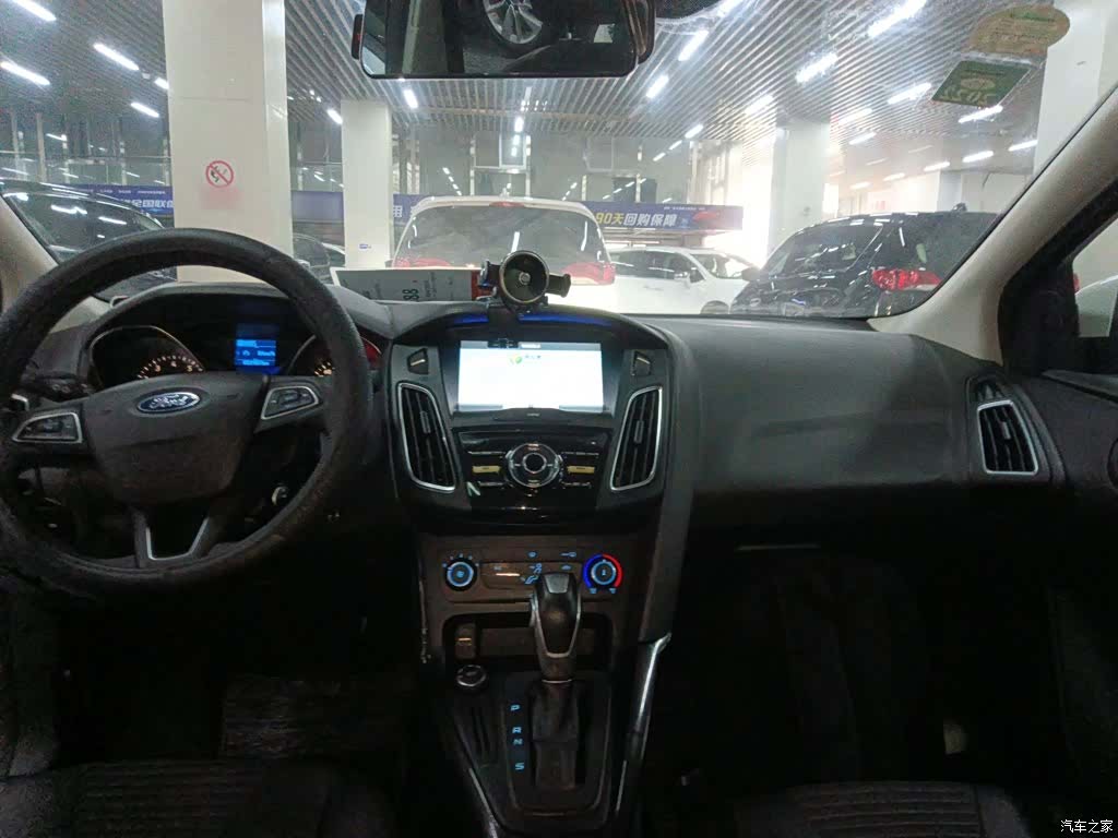 Ford Focus, 2018 10