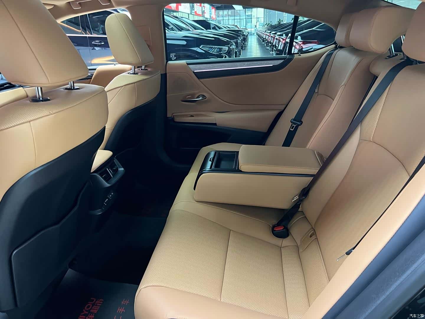 Lexus ES, 2025 10