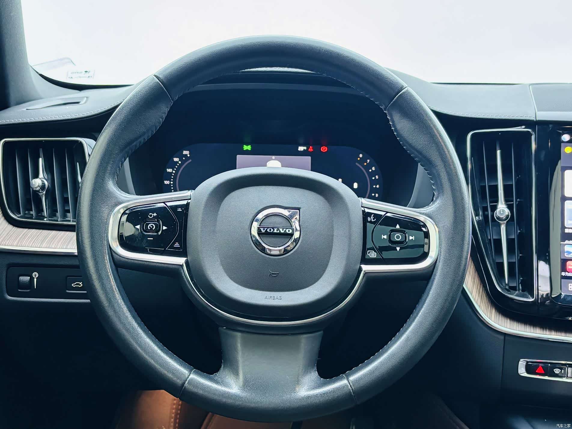 Volvo XC60, 2022 16