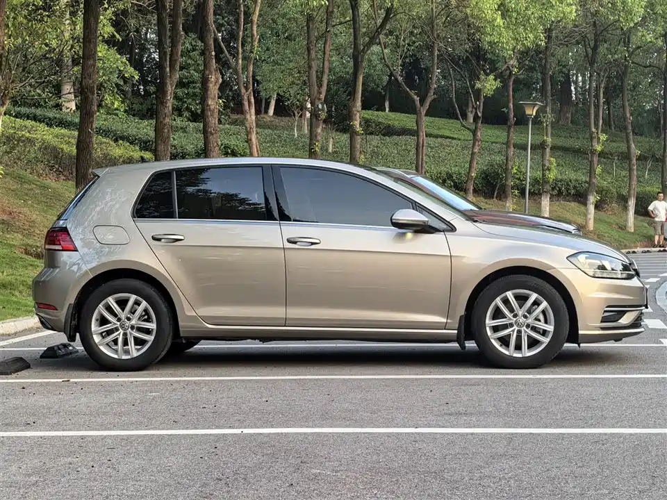 Volkswagen golf