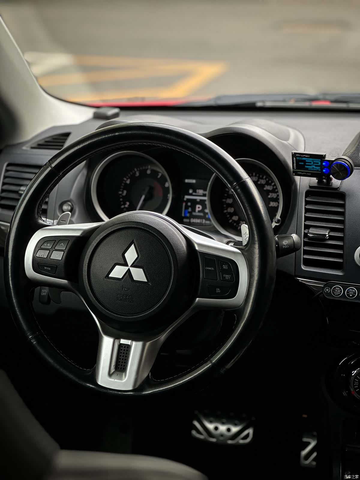 Mitsubishi LANCER, 2011 4