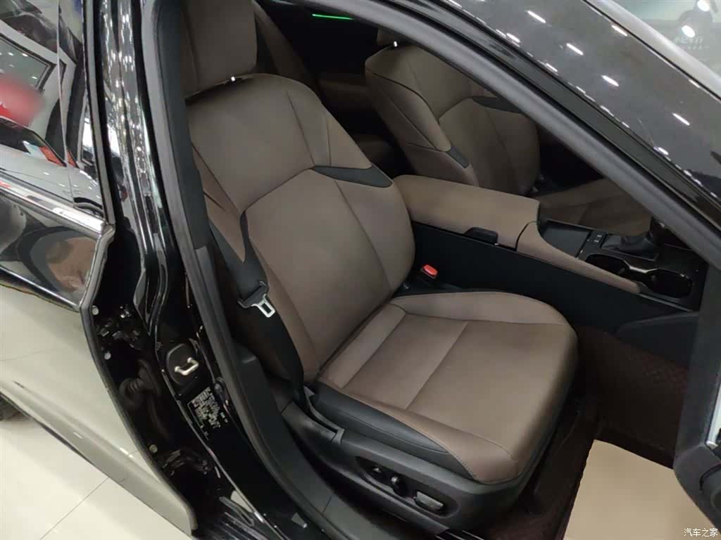 Lexus ES, 2024 25