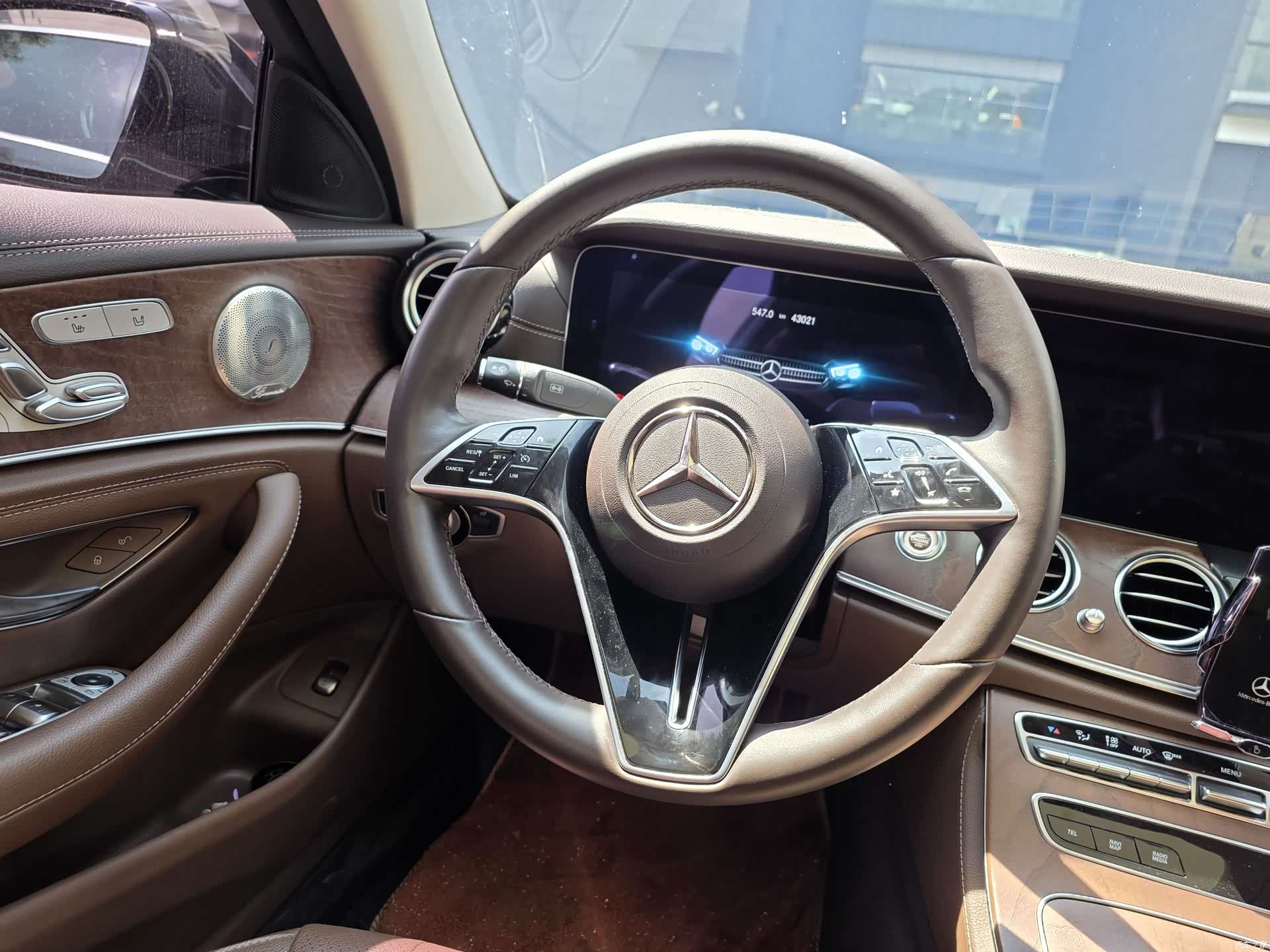 Mercedes-Benz E-Class, 2023 11