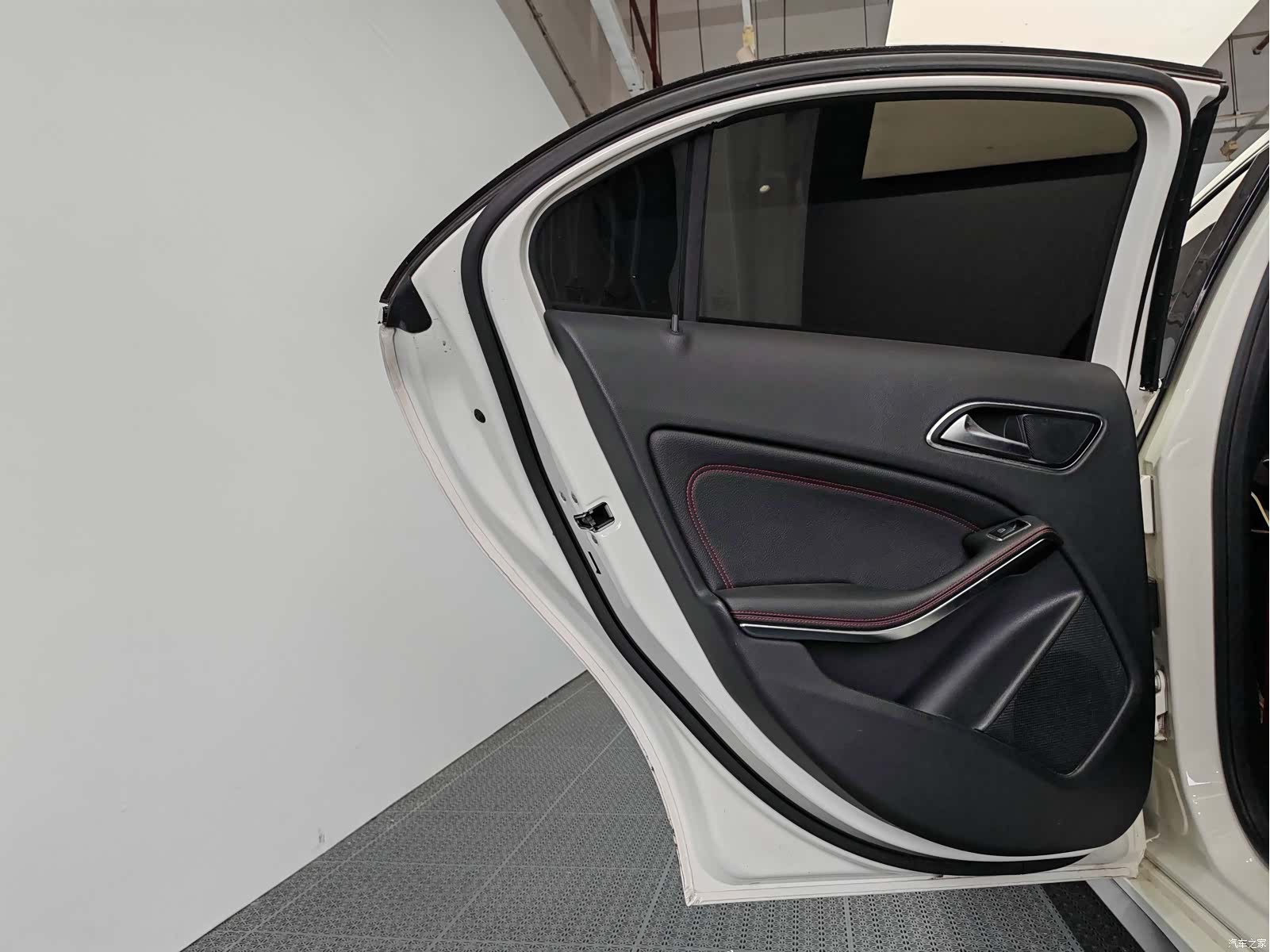 Mercedes-Benz A-Class, 2015 14