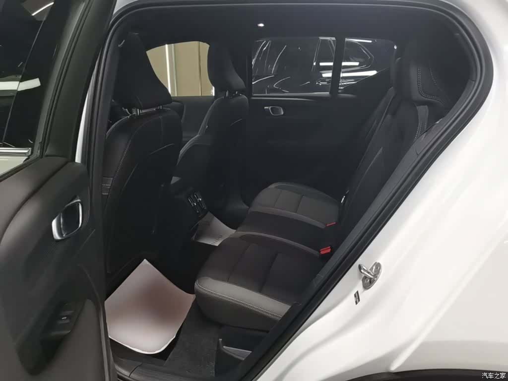 Volvo XC40, 2024 17