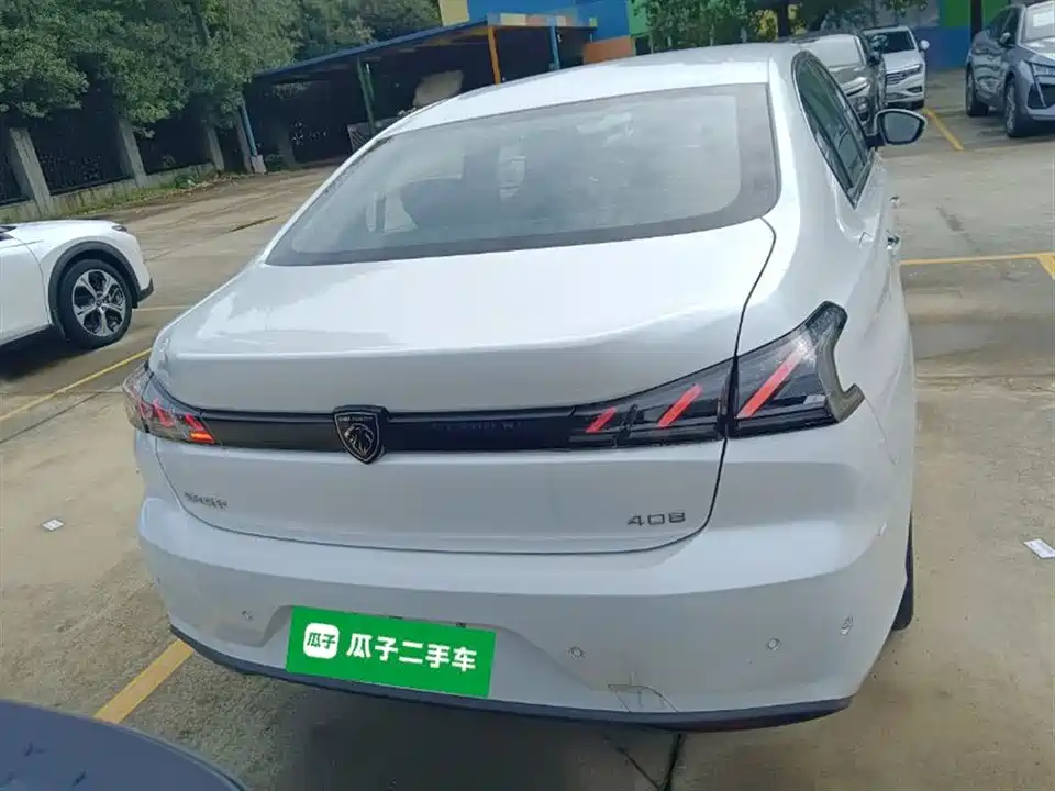 Peugeot 408