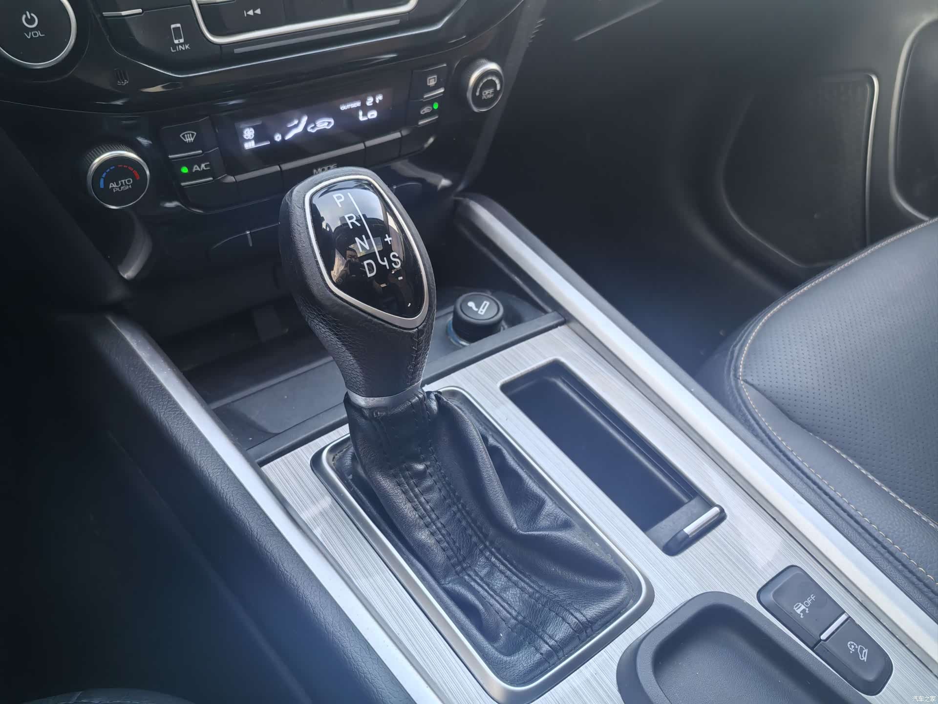 Geely X6, 2017 8