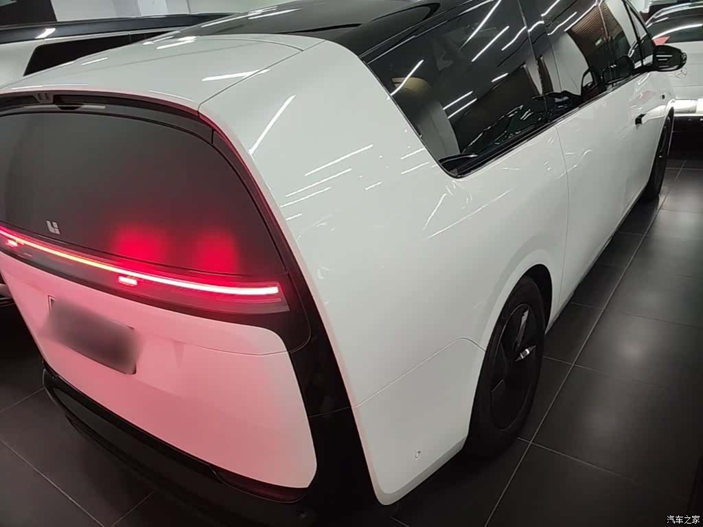 Li Auto MEGA, 2024 все фото
