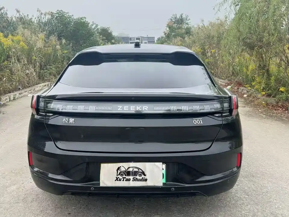 Zeekr 001