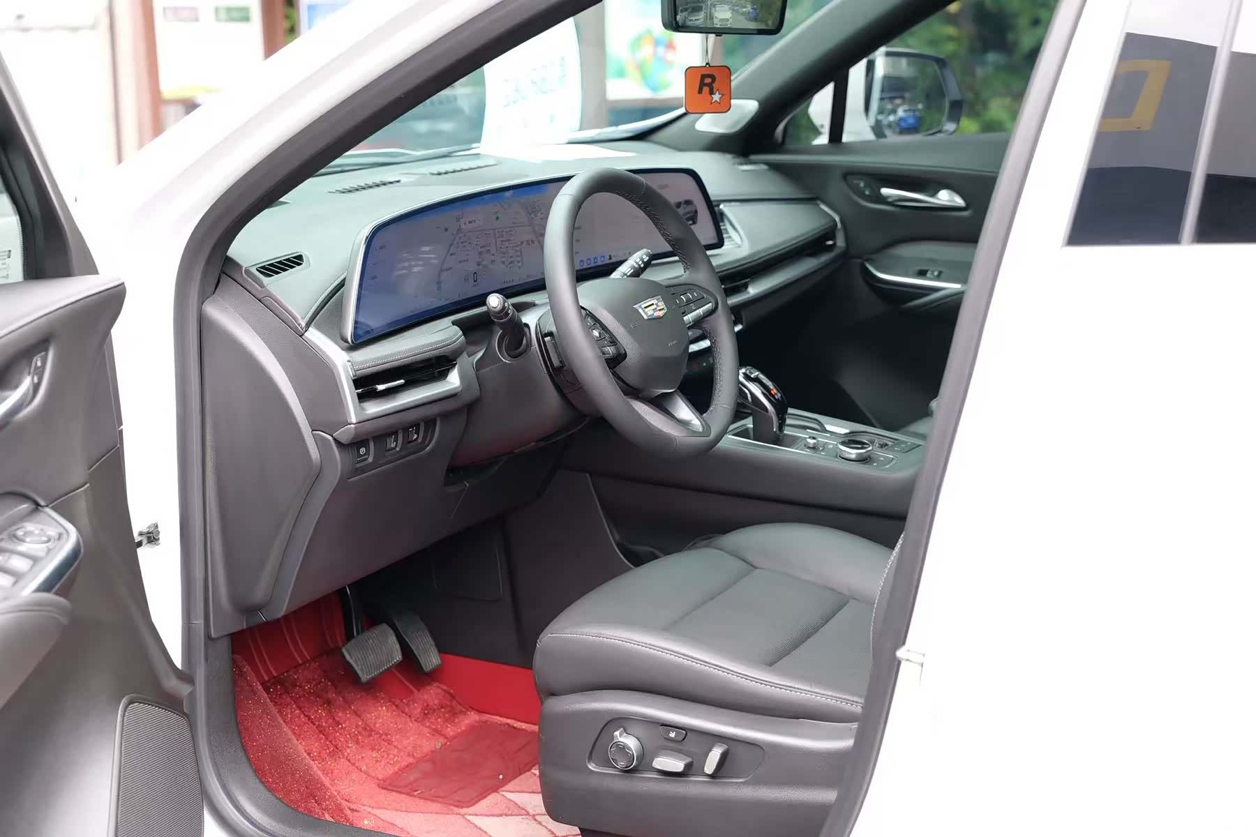 Cadillac XT4, 2023 4