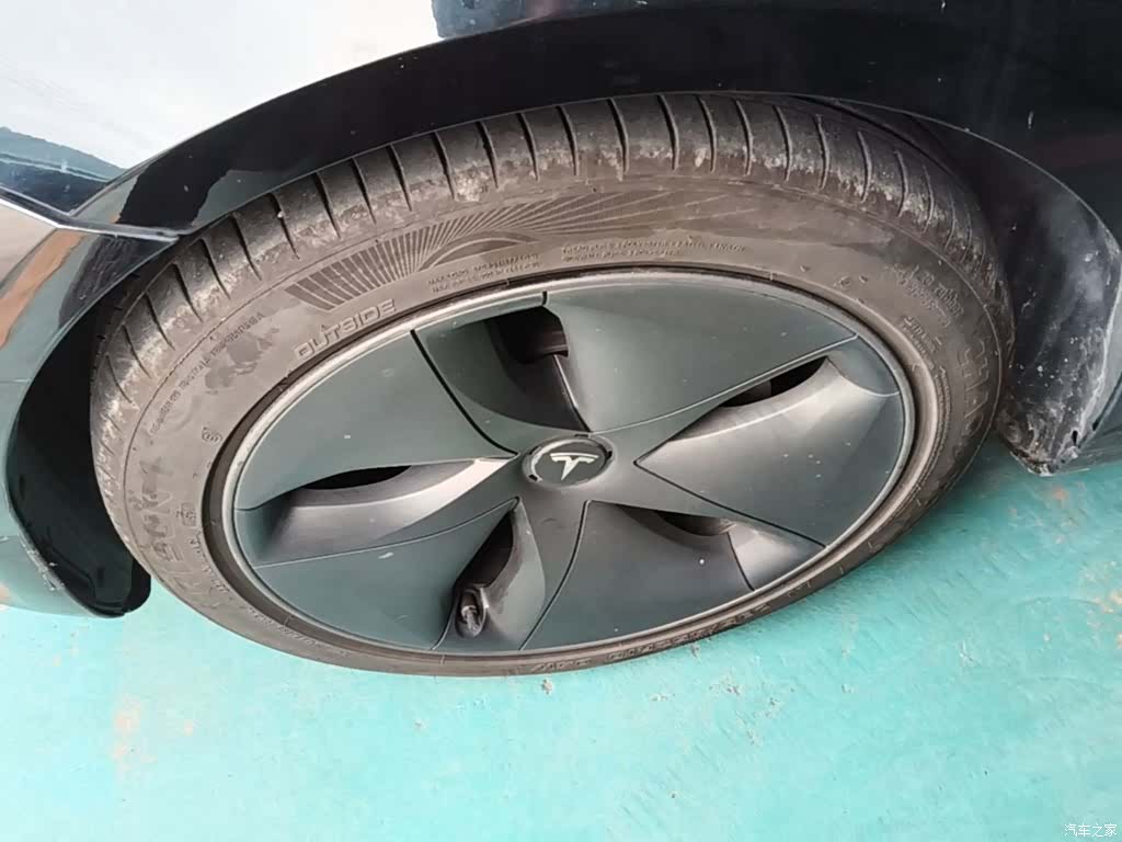 Tesla Model 3, 2020 23