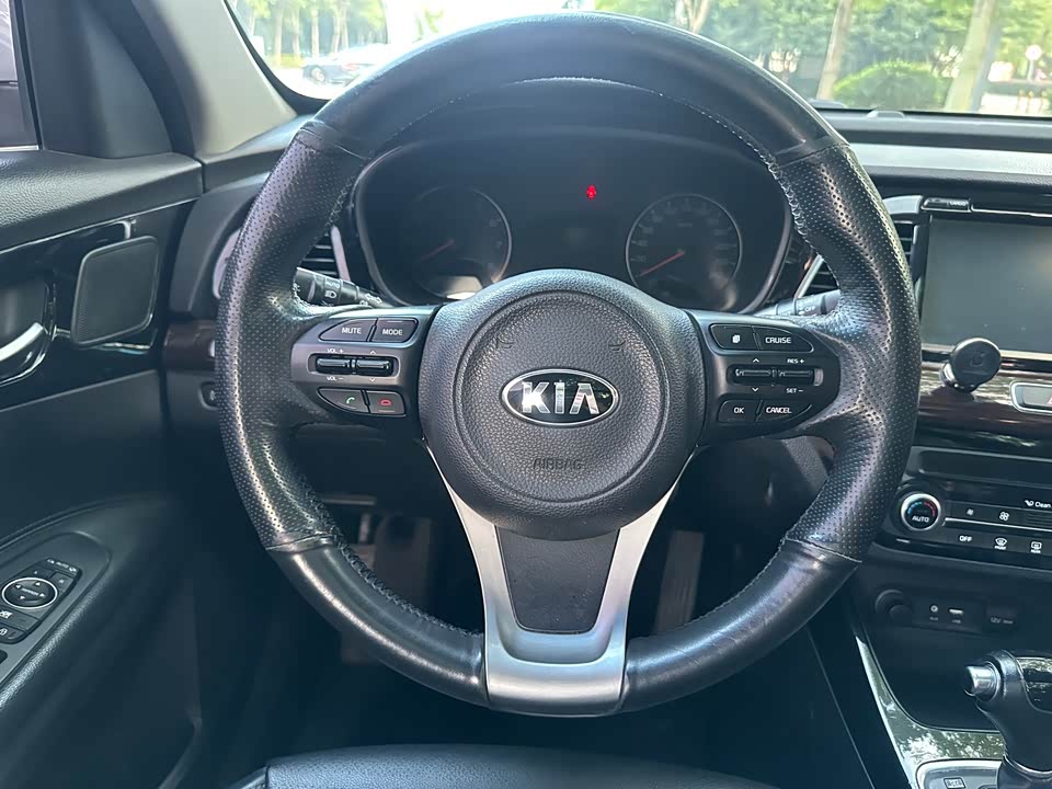 Kia K4