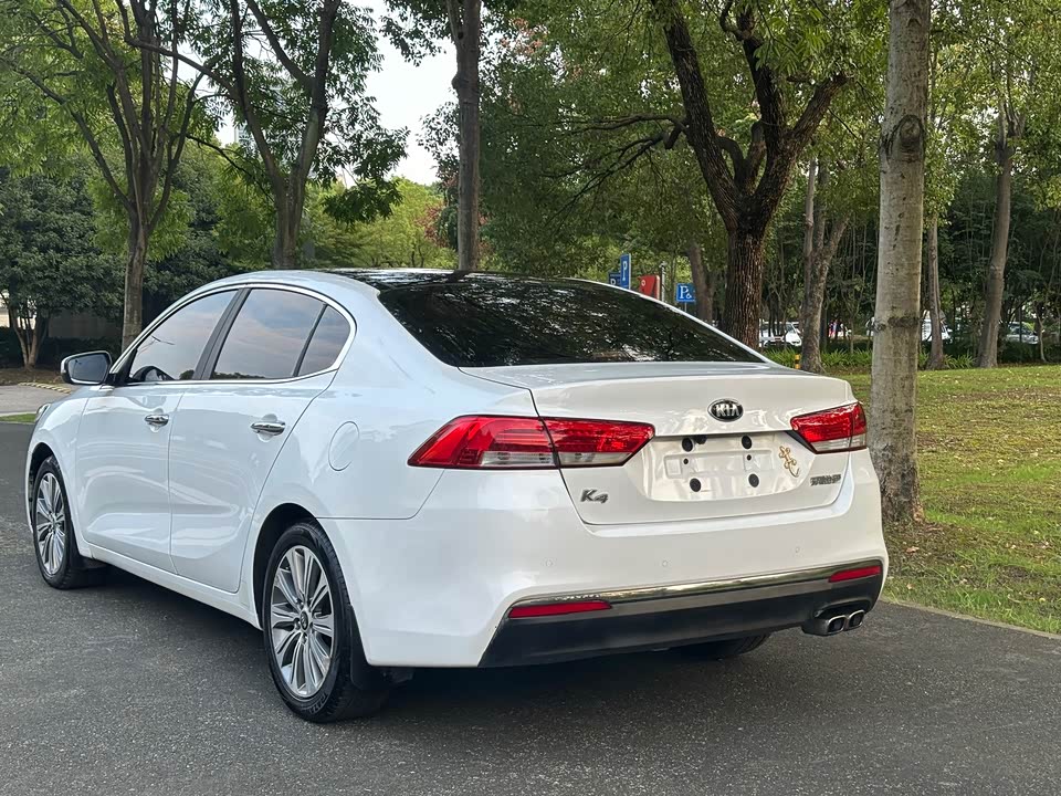 Kia K4