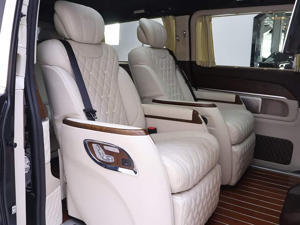 Mercedes-Benz V-class