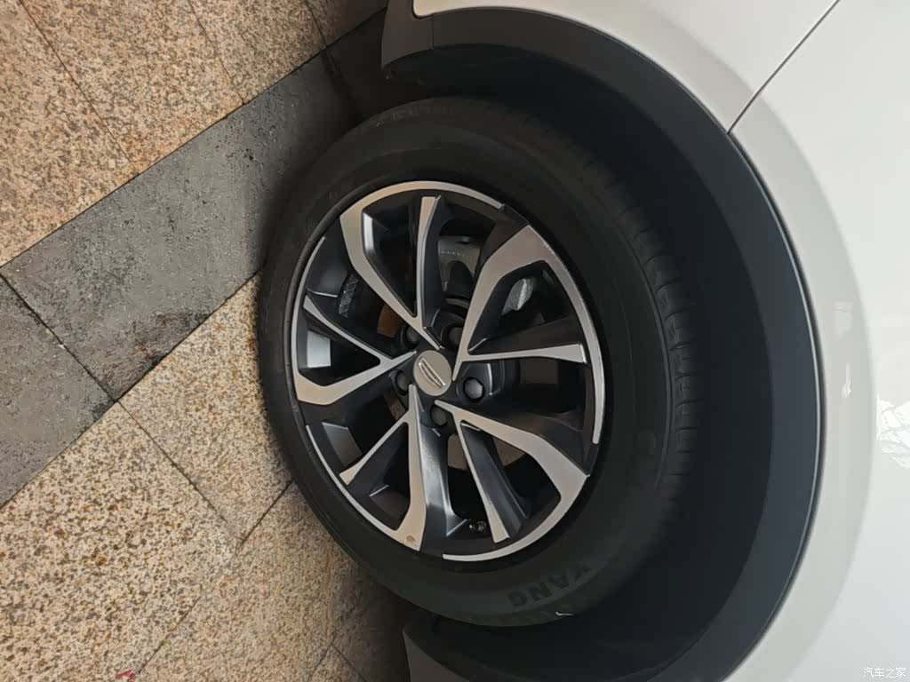 Geely Emgrand, 2020 23