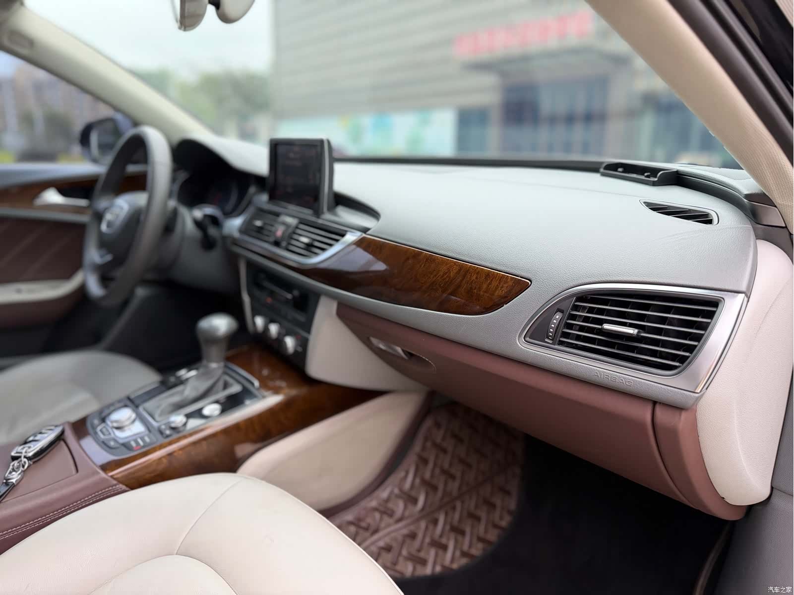 Audi A6L, 2014 17