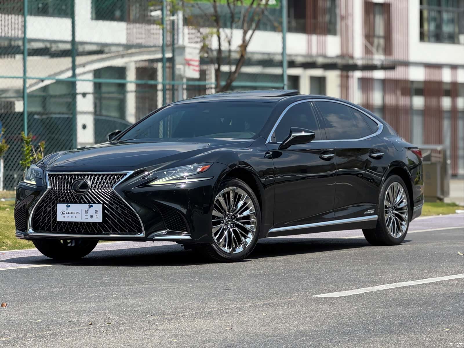Lexus LS, 2019 1