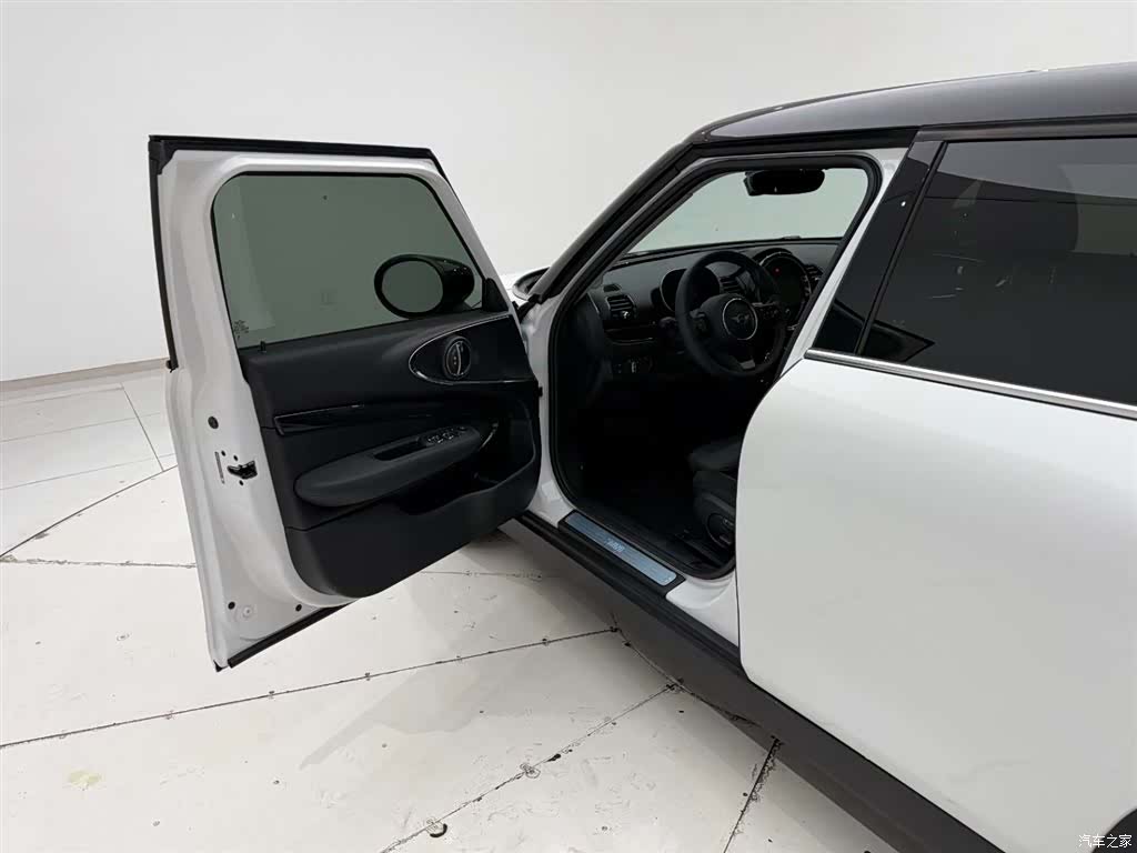 Mini Clubman, 2023 13