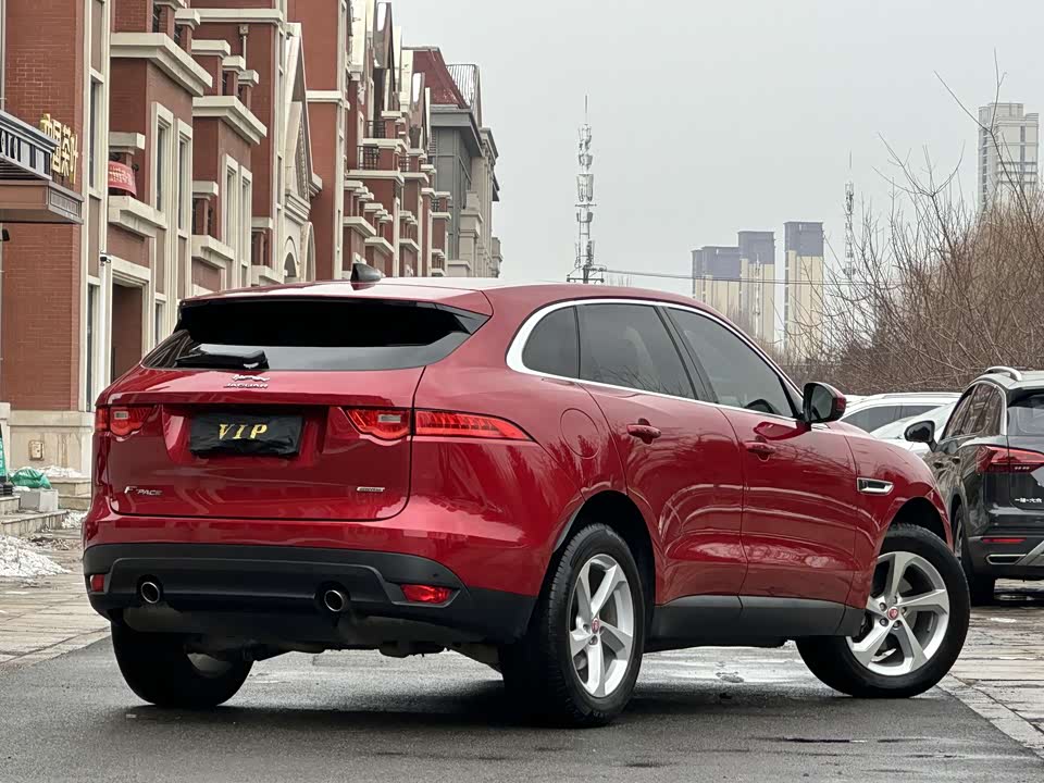 Jaguar F-PACE