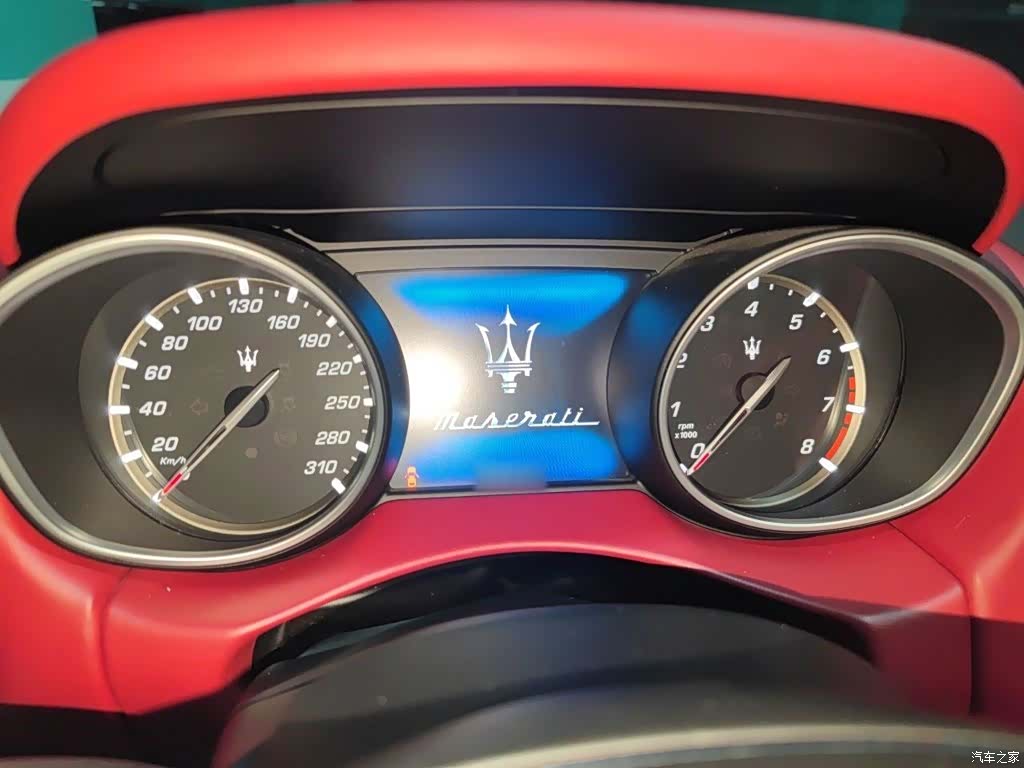 Maserati Levante, 2017 4