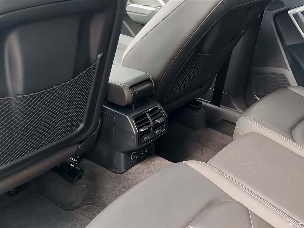 Audi Q3, 2020 9