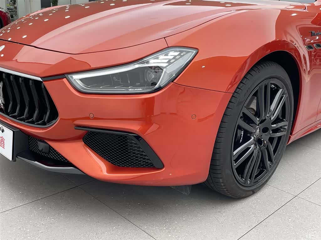 Maserati Ghibli, 2026 все фото