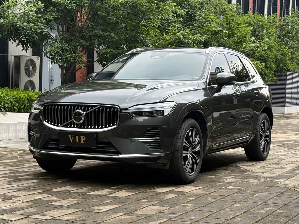 Volvo XC60 2022 B5 Luxury